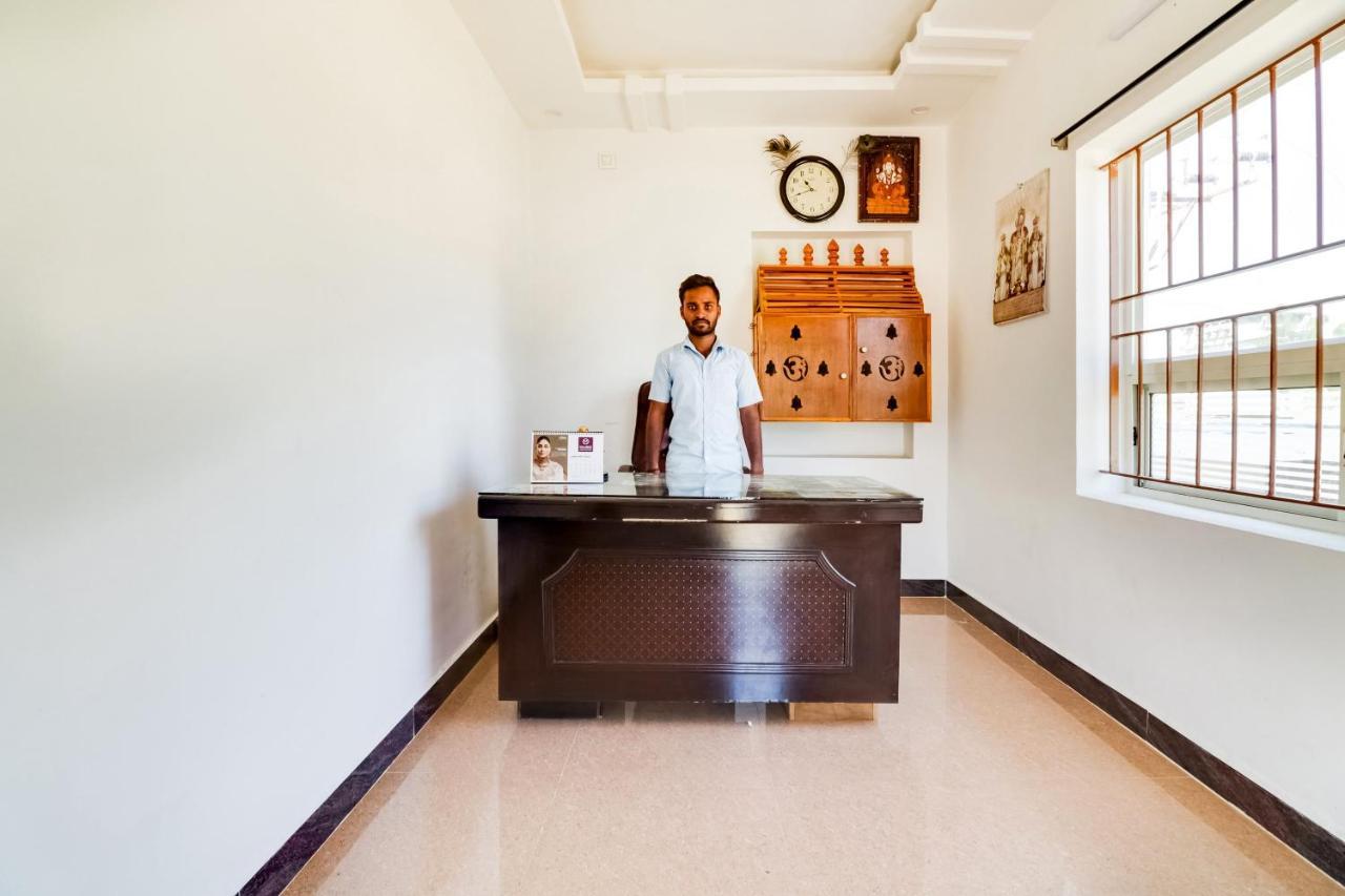 Hotel Oyo 68320 Bgr Residency Tirupati Esterno foto