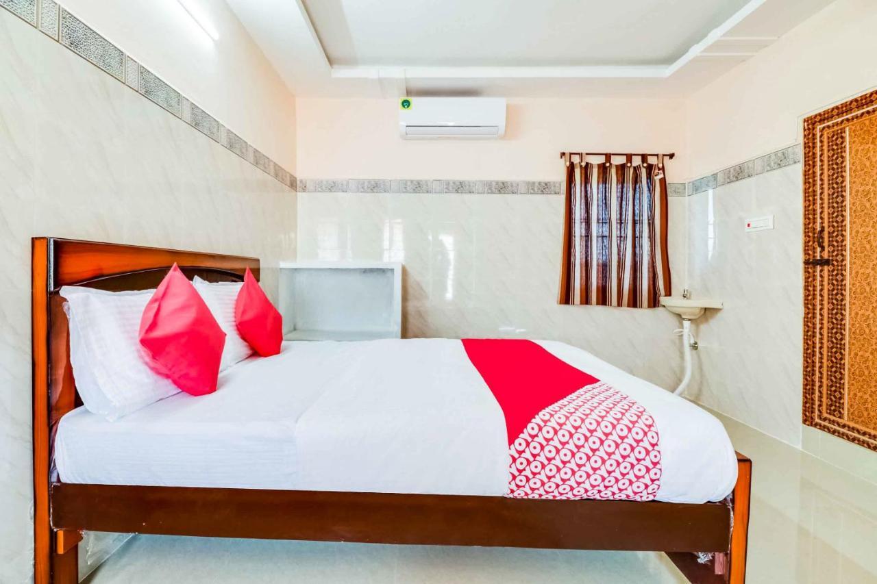 Hotel Oyo 68320 Bgr Residency Tirupati Esterno foto